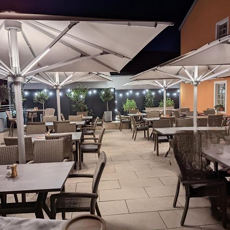 באד אבאך Hotel-Cafe Rathaus מראה חיצוני תמונה