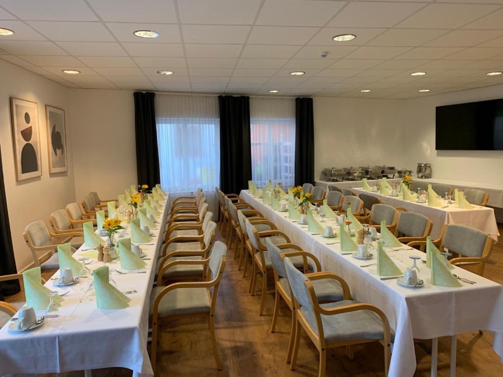 באד אבאך Hotel-Cafe Rathaus מראה חיצוני תמונה