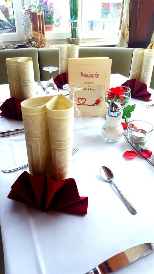 באד אבאך Hotel-Cafe Rathaus מראה חיצוני תמונה