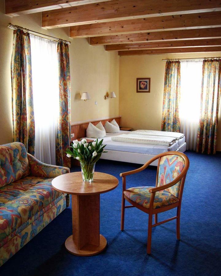 באד אבאך Hotel-Cafe Rathaus מראה חיצוני תמונה